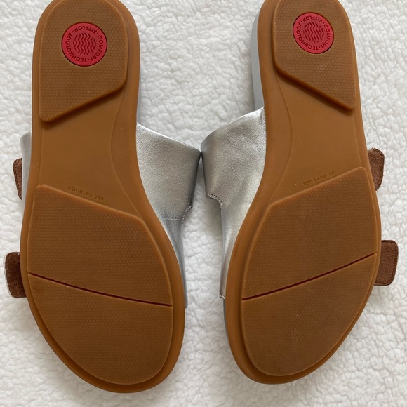 A brand new pair of FitFlops - Picture 2 of 3